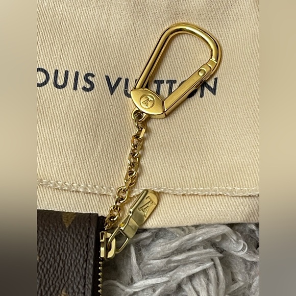 *** SOLD *** Louis Vuitton Key Pouch Monogram - Picture 10 of 13